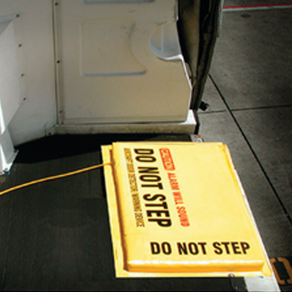 aircraftdoordetectorwarningdevice